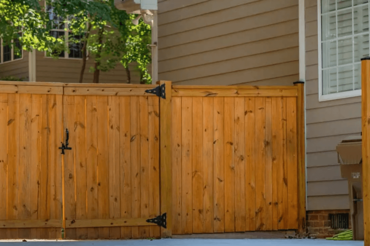 Wood Privacy Fence